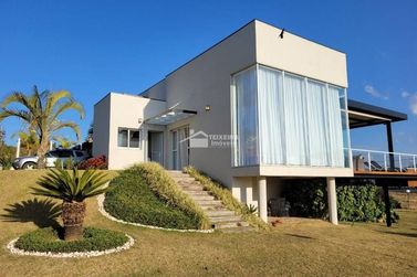 Casa &agrave; venda - 300m&sup2; - Condom&iacute;nio Mantiqueira