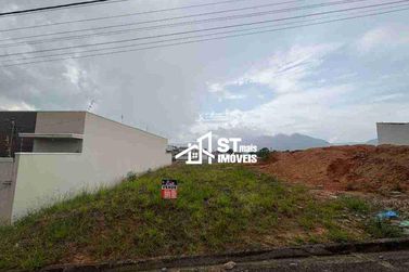 Terreno &agrave; venda - 200m&sup2; - Jardim Mirante