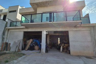 Casa &agrave; venda - 340m&sup2; - Canto dos P&aacute;ssaros
