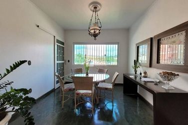 Casa &agrave; venda - 334m&sup2; - Centro