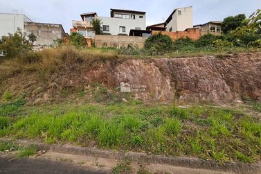 Terreno &agrave; venda - 220m&sup2; - Jardim It&aacute;lia
