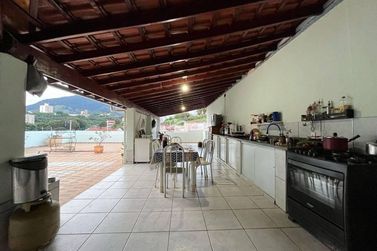Sobrado &agrave; venda - 351m&sup2; - Pirapitinga