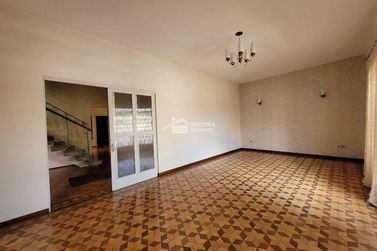 Casa &agrave; venda - 500m&sup2; - Centro
