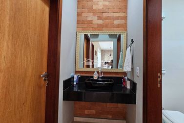 Casa &agrave; venda - 300m&sup2; - Vila Buzato