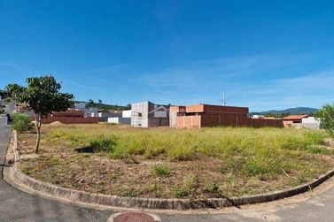 Terreno &agrave; venda - 194m&sup2; - Jardim Heloisa