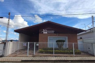 Casa &agrave; venda - 238m&sup2; - Centro