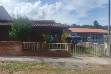 Casa &agrave; venda - 180m&sup2; - Zona rural 