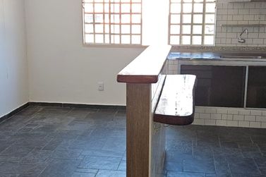 Apartamento para alugar - 80m&sup2; - Andradas