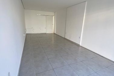 Ponto Comercial para alugar - 33m&sup2; - Centro