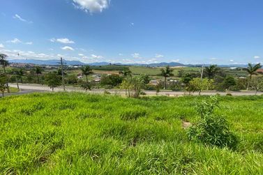 Ch&aacute;cara &agrave; venda - 1000m&sup2; - Contendas