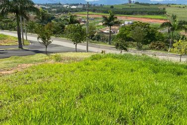 Ch&aacute;cara &agrave; venda - 1000m&sup2; - Contendas