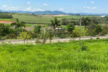 Ch&aacute;cara &agrave; venda - 1000m&sup2; - Contendas