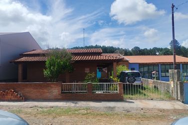 Casa &agrave; venda - 180m&sup2; - Zona rural 
