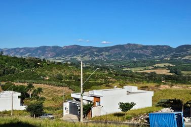 Terreno &agrave; venda - 200m&sup2; - Veredas da Serra