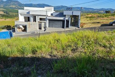 Terreno &agrave; venda - 200m&sup2; - Veredas da Serra