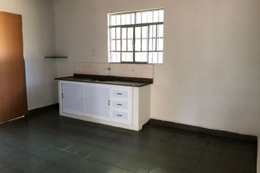 Casa para alugar - JD. S&Oacute;VIS