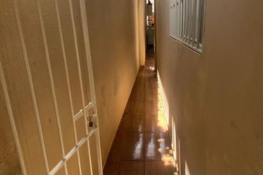 Casa &agrave; venda - 90m&sup2; - centro
