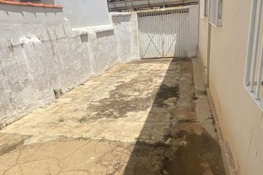 Casa &agrave; venda - 90m&sup2; - centro