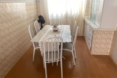 Casa &agrave; venda - 90m&sup2; - centro