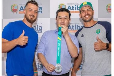 Dupla de beisebol de Atibaia conquista prata Pan-americana e recebe honrarias