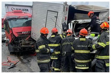 Acidente grave na Fern&atilde;o Dias tem libera&ccedil;&atilde;o parcial, mas fila chega a 17 km
