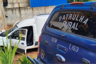 Carro furtado durante a madrugada &eacute; encontrado em Atibaia