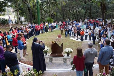 Atibaia inicia celebra&ccedil;&otilde;es dos 361 anos com missa e prociss&atilde;o