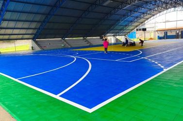 Quadra de escola no Jardim Cerejeiras ganha revitaliza&ccedil;&atilde;o em Atibaia