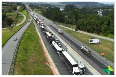 Obras causam congestionamento nos dois sentidos da D. Pedro I em Atibaia