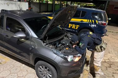 PRF recupera carro furtado h&aacute; tr&ecirc;s dias durante abordagem em Atibaia