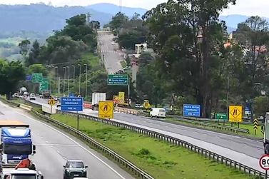 Acesso &agrave; Fern&atilde;o Dias &eacute; interditado na D. Pedro I em Atibaia