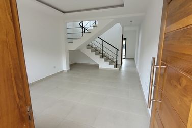 Casa &agrave; venda - 110m&sup2; - Jardim do Lago