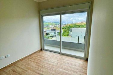 Casa &agrave; venda - 270m&sup2; - Condom&iacute;nio Vale das &Aacute;guas