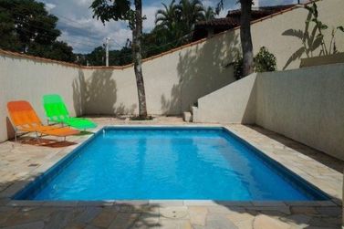 Casa &agrave; venda - 450m&sup2; - Nova Gard&ecirc;nia