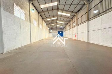 Sal&atilde;o Comercial para alugar - 584m&sup2; - Vila Industrial