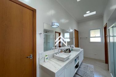 Casa &agrave; venda - 263m&sup2; - Condom&iacute;nio Shambala III