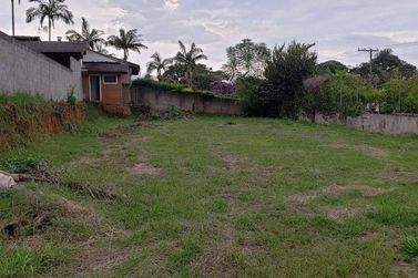 Terreno &agrave; venda - 385m&sup2; - Vila Petr&oacute;polis