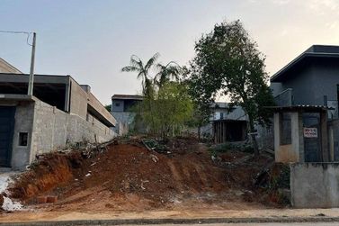 Terreno &agrave; venda - 480m&sup2; - Jardim dos Pinheiros