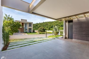 Casa &agrave; venda - 350m&sup2; - LOTEAMENTO GRANVILLE ATIBAIA