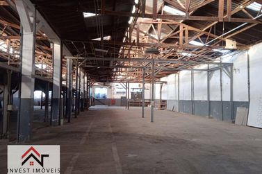 Sal&atilde;o Comercial para alugar - 2100m&sup2; - Centro