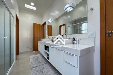 Casa &agrave; venda - 263m&sup2; - Condom&iacute;nio Shambala III