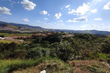 Terreno &agrave; venda - 360m&sup2; - Bom Jesus Dos Perdoes
