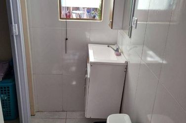 Ch&aacute;cara &agrave; venda - 145m&sup2; - Rio Abaixo