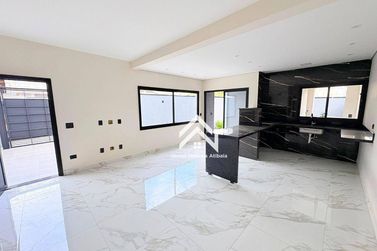 Casa &agrave; venda - 102m&sup2; - Nova Cerejeiras