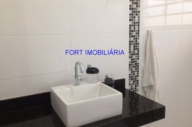 Casa &agrave; venda - 410m&sup2; - VILA ESPERIA OU GIGLIO