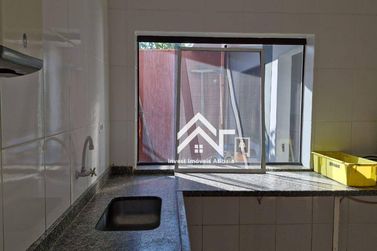 Sal&atilde;o Comercial para alugar - 565m&sup2; - Centro