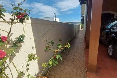 Casa &agrave; venda - 254m&sup2; - Nova Gard&ecirc;nia