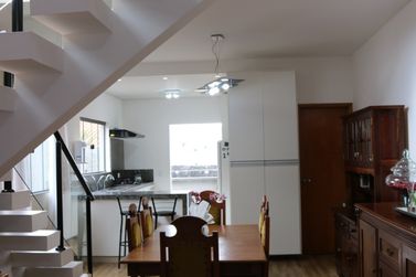 Sobrado &agrave; venda - JARDIM DOS PINHEIROS