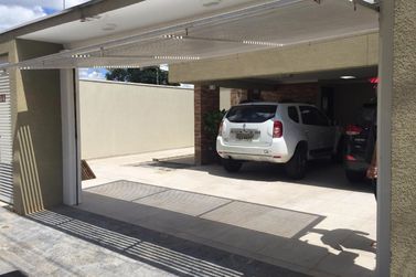 Casa &agrave; venda - 265m&sup2; - Jd das Flores