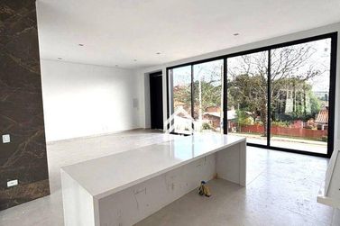 Casa &agrave; venda - 240m&sup2; - Retiro Recanto Tranquilo
